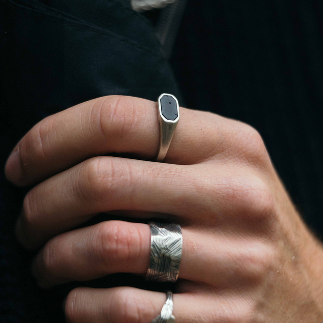 Octagon Signet Ring With Matte Onyx Stone-Ring-Kompsós