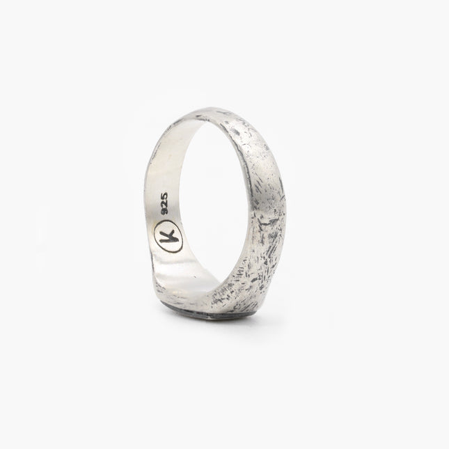 Sterling Silver Maxi Signet Ring With Aged Finish-Ring-Kompsós