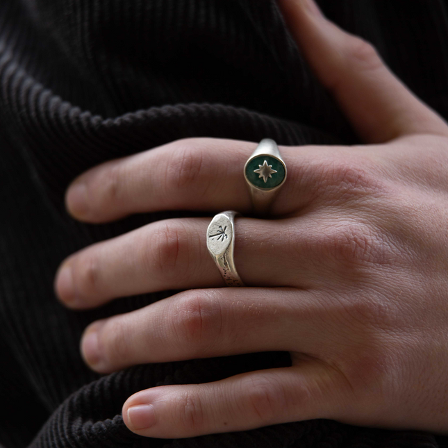 Thin Signet Ring With Engraved Palm Tree-Ring-Kompsós