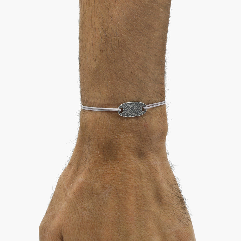 Cord Bracelet With Hammered Sterling Silver Plate (Light Grey)-Kompsós