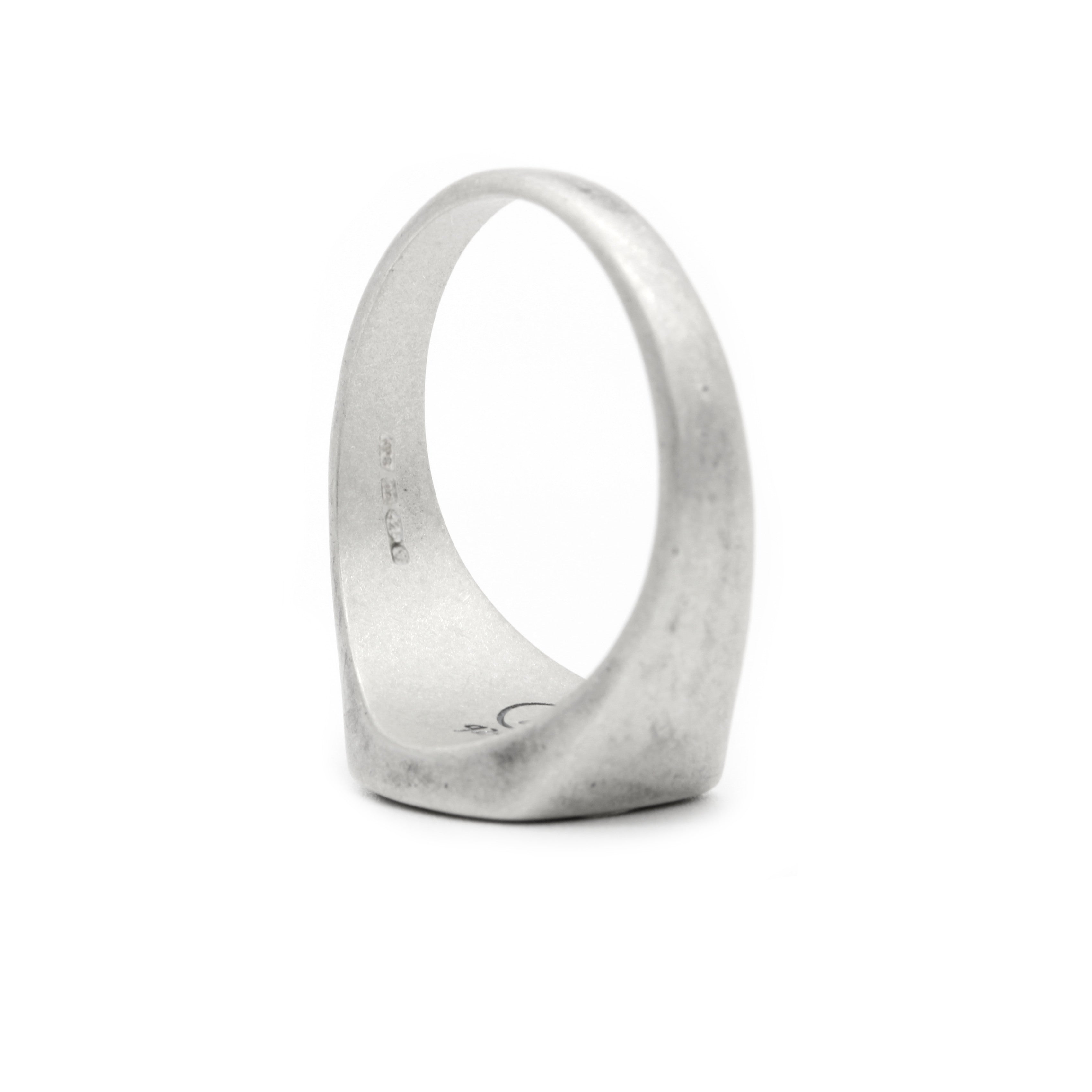 Cushion Signet Ring With Lapis Lazuli Stone-Ring-Kompsós
