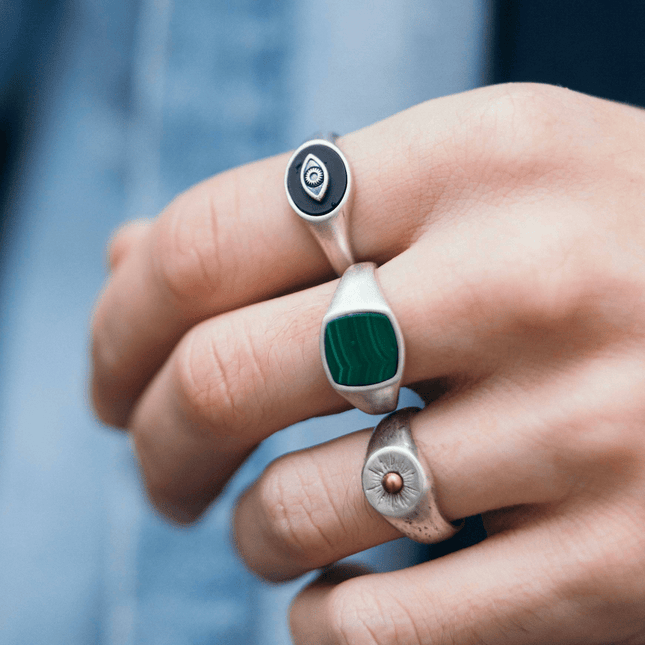 Cushion Signet Ring With Malachite Stone-Ring-Kompsós