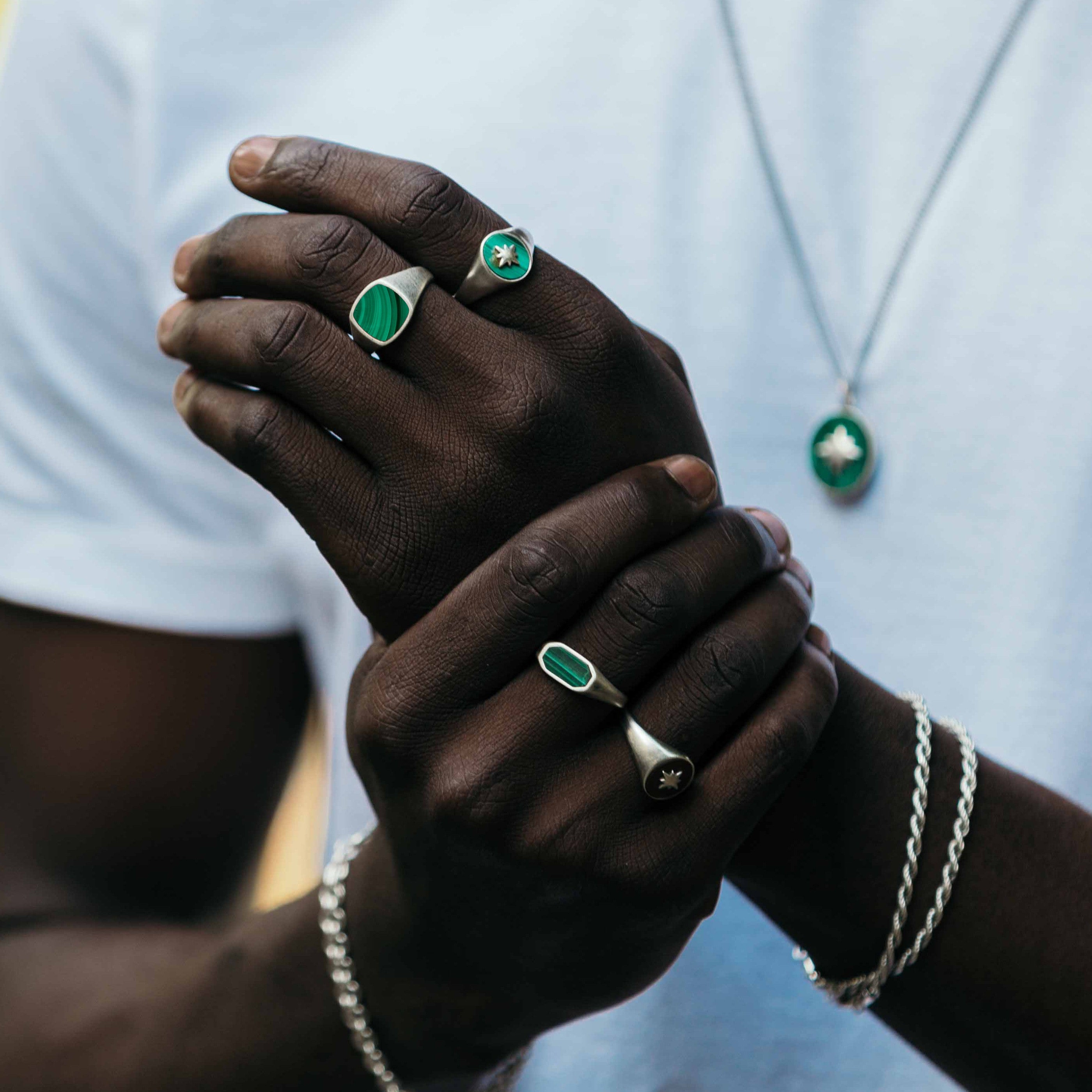 Cushion Signet Ring With Malachite Stone-Ring-Kompsós