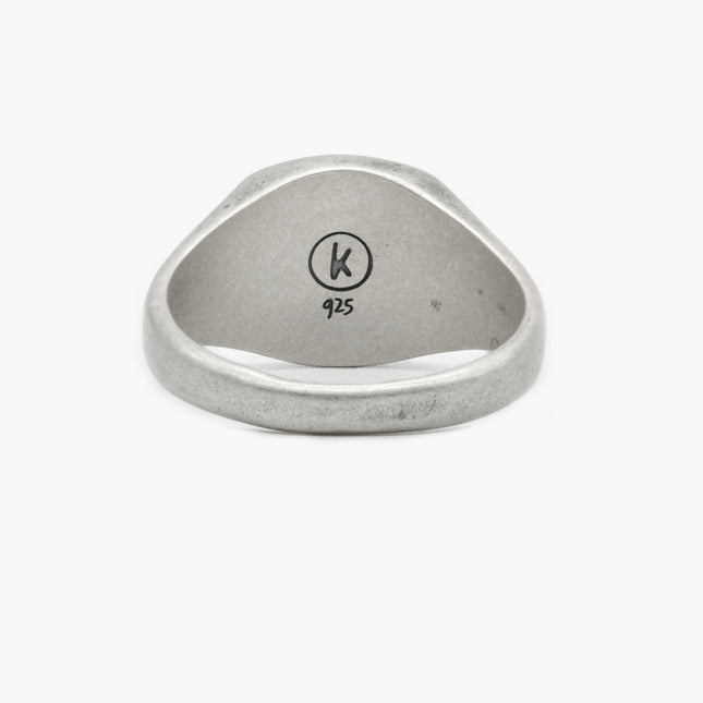 Cushion Signet Ring With Matte Onyx Stone-Ring-Kompsós