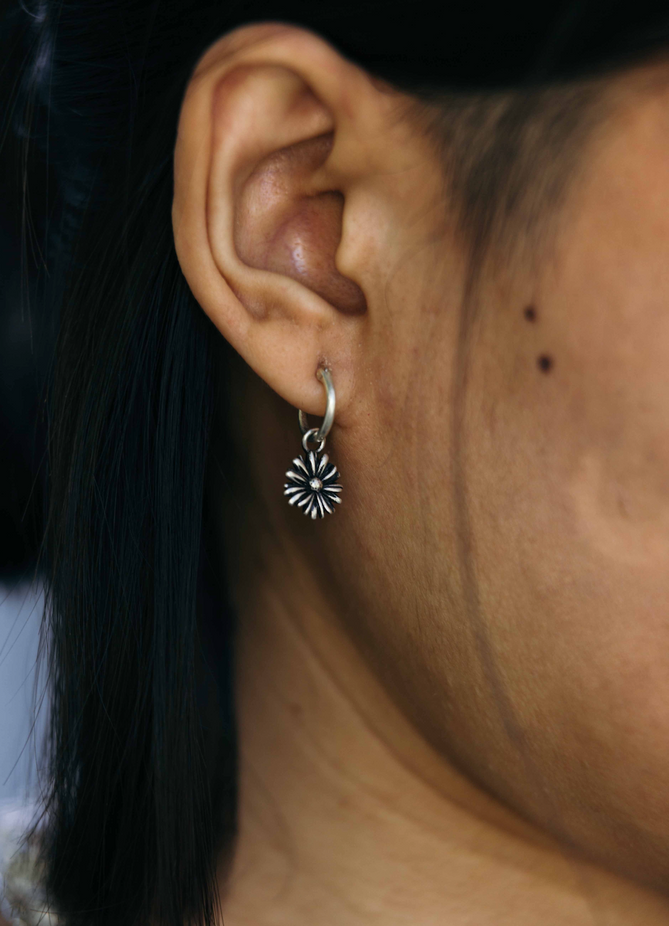 Daisy Sterling Silver Earring-Earring-Kompsós