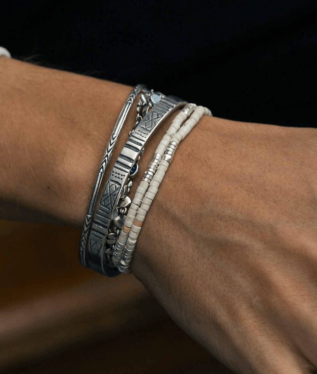 Double Laps Bracelet With Sterling Silver And Howlite Beads-Bracelet-Kompsós