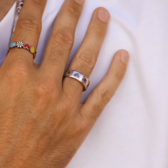 Engraved Hearts Sterling Silver Ring-Ring-Kompsós
