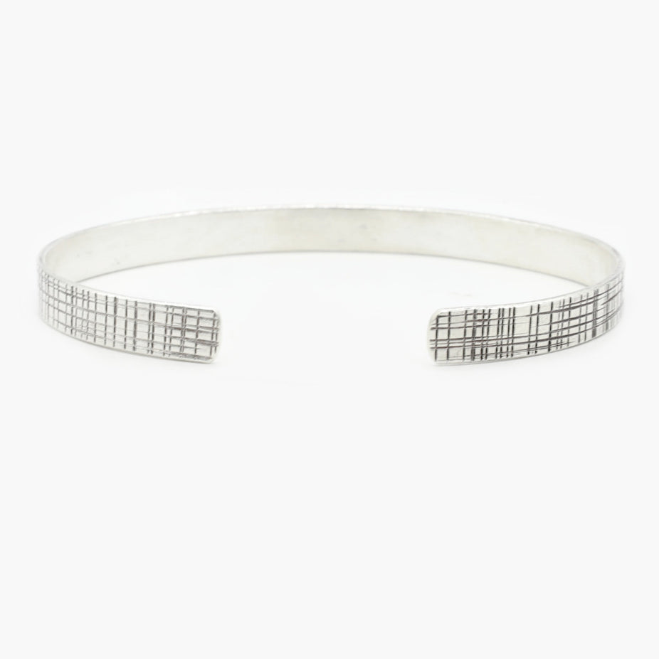 Hand-Forged Linear Sterling Silver Bangle-Kompsós