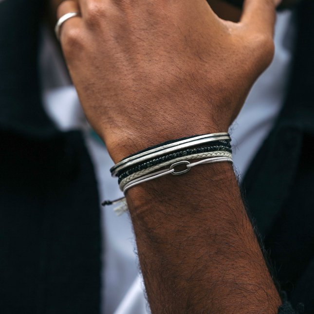 Hand Forged Sterling Silver Bangle With Oxidised Line-Bracelet-Kompsós