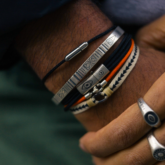 Hand-forged "Navajo" Silver Bangle-Jewelry-Kompsós