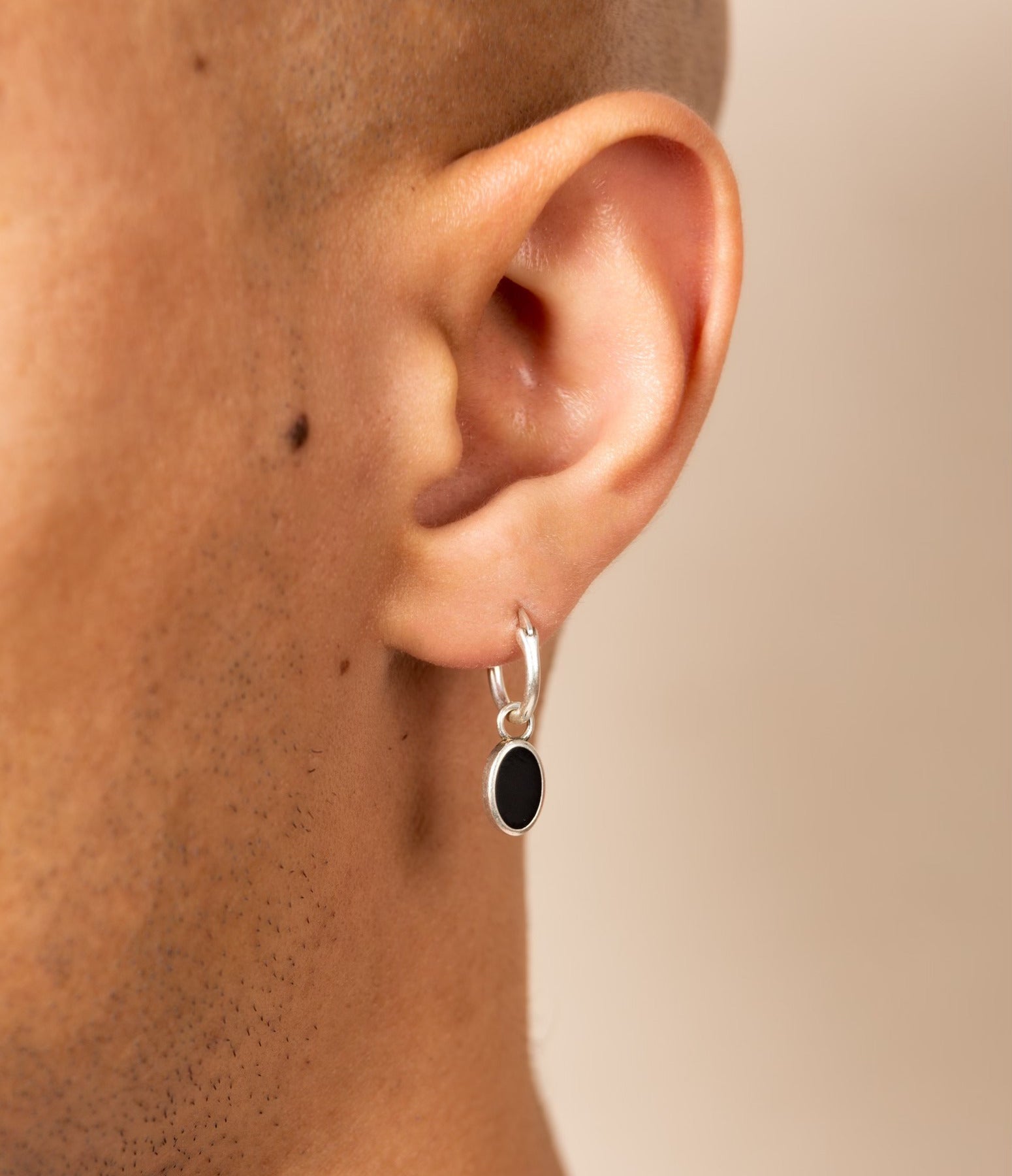 Matt Onyx Charm Sterling Silver Earring-Earring-Kompsós