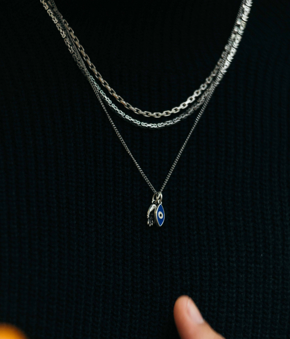 Mini Evil Eye Necklace With Hamsa Hand-Kompsós