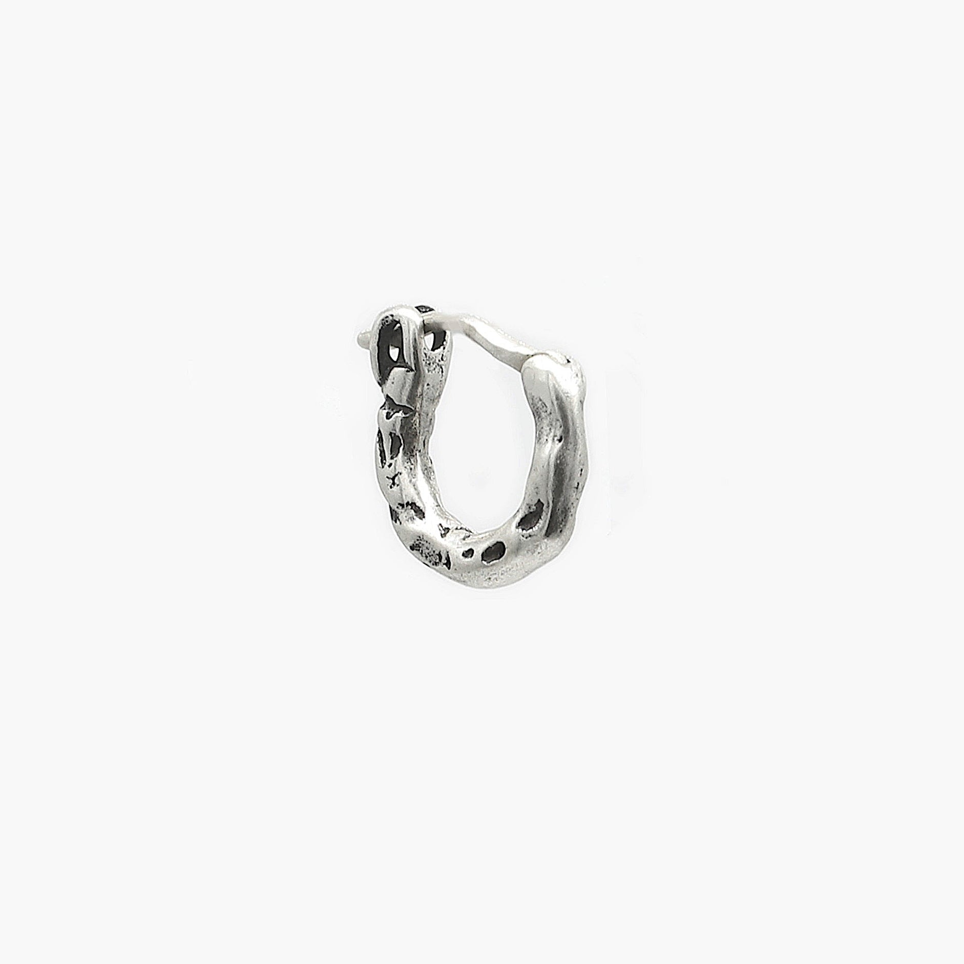 Mini Hammered Sterling Silver Hoop Earring-Earring-Kompsós