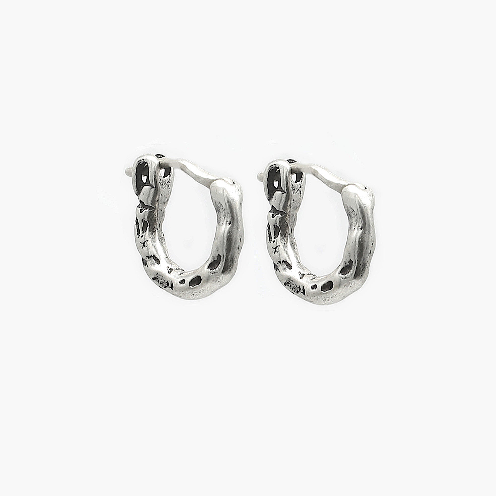 Mini Hammered Sterling Silver Hoop Earring-Earring-Kompsós