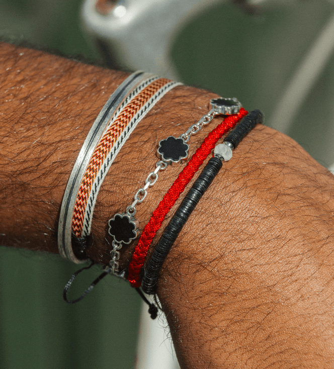 Multi Daisies Sterling Silver Chain Bracelet With Matt Onyx-Bracelet-Kompsós