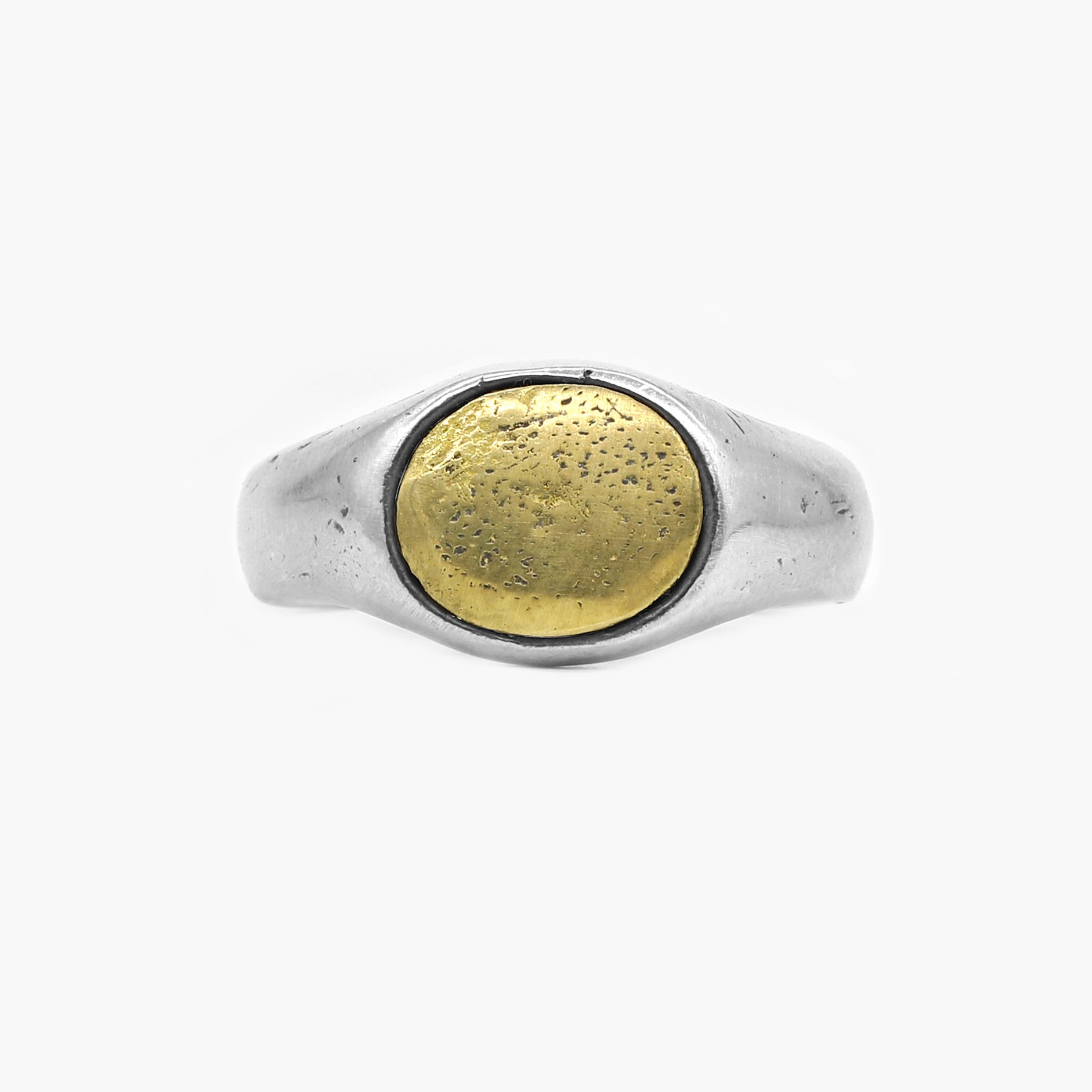 Round Sterling Silver Ring With Gold Details-Ring-Kompsós
