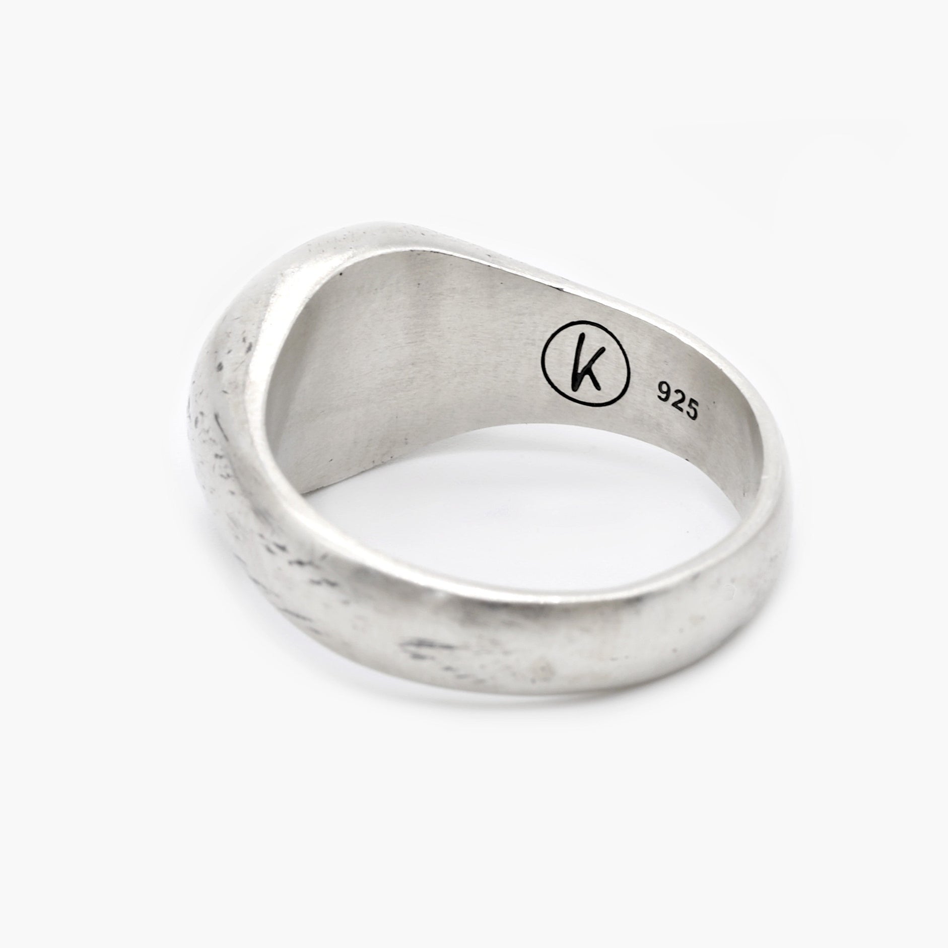 Round Sterling Silver Ring With Gold Details-Ring-Kompsós