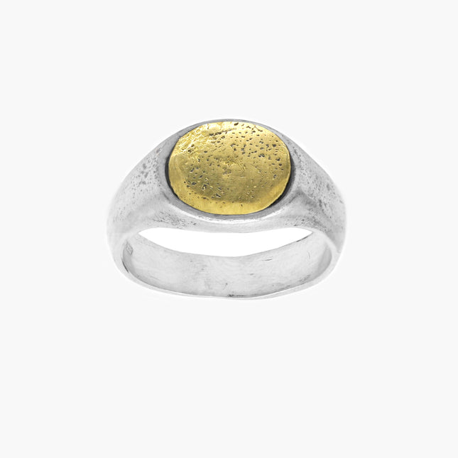 Round Sterling Silver Ring With Gold Details-Ring-Kompsós