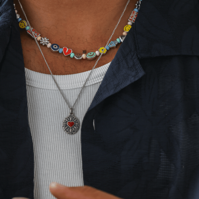 Sacred Heart Sterling Silver Necklace With Red Garnet Stone-Necklace-Kompsós