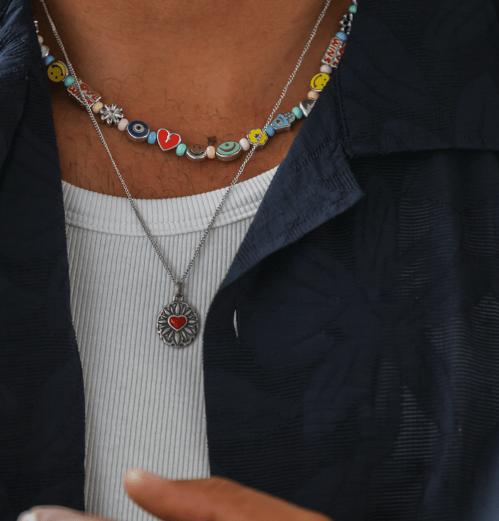 Sacred Heart Sterling Silver Necklace With Red Garnet Stone-Necklace-Kompsós