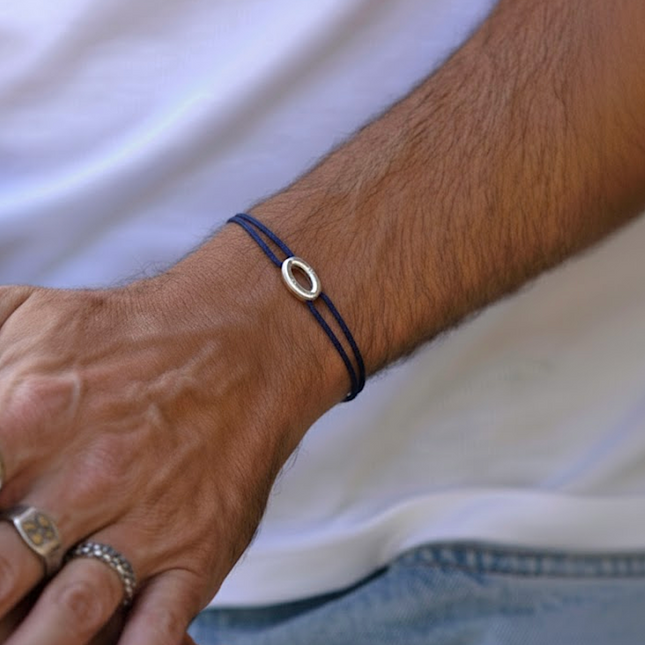 String Bracelet With Silver Hoop (Temple Red)-Bracelet-Kompsós