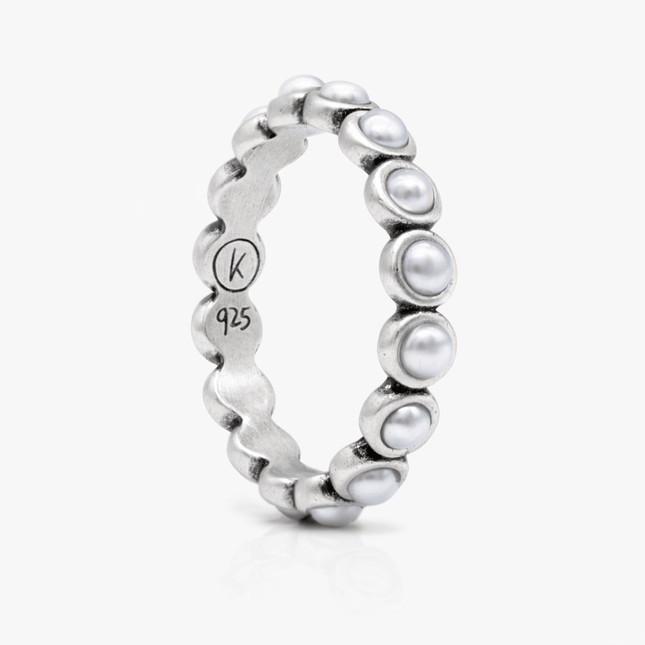 Sterling Silver Band Ring With Freshwater Pearls-Ring-Kompsós
