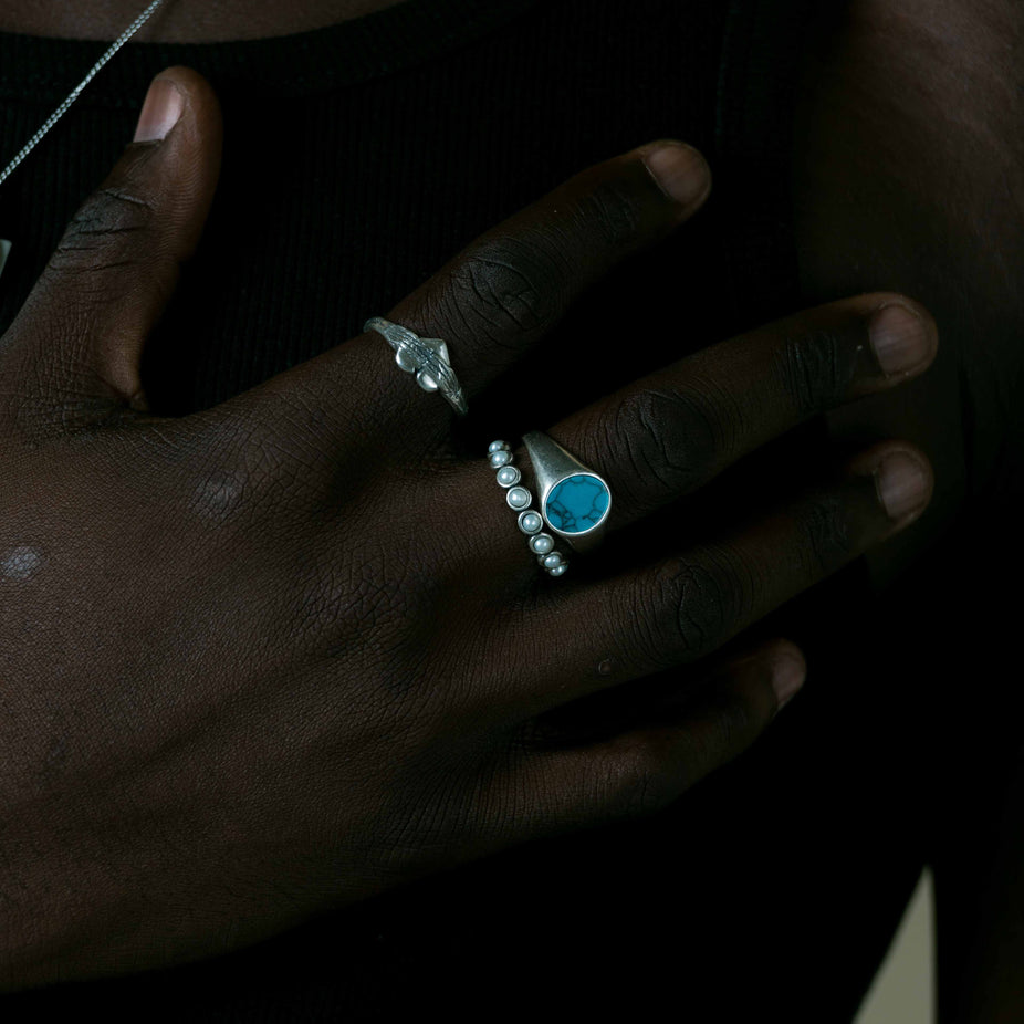 Sterling Silver Band Ring With Freshwater Pearls-Ring-Kompsós