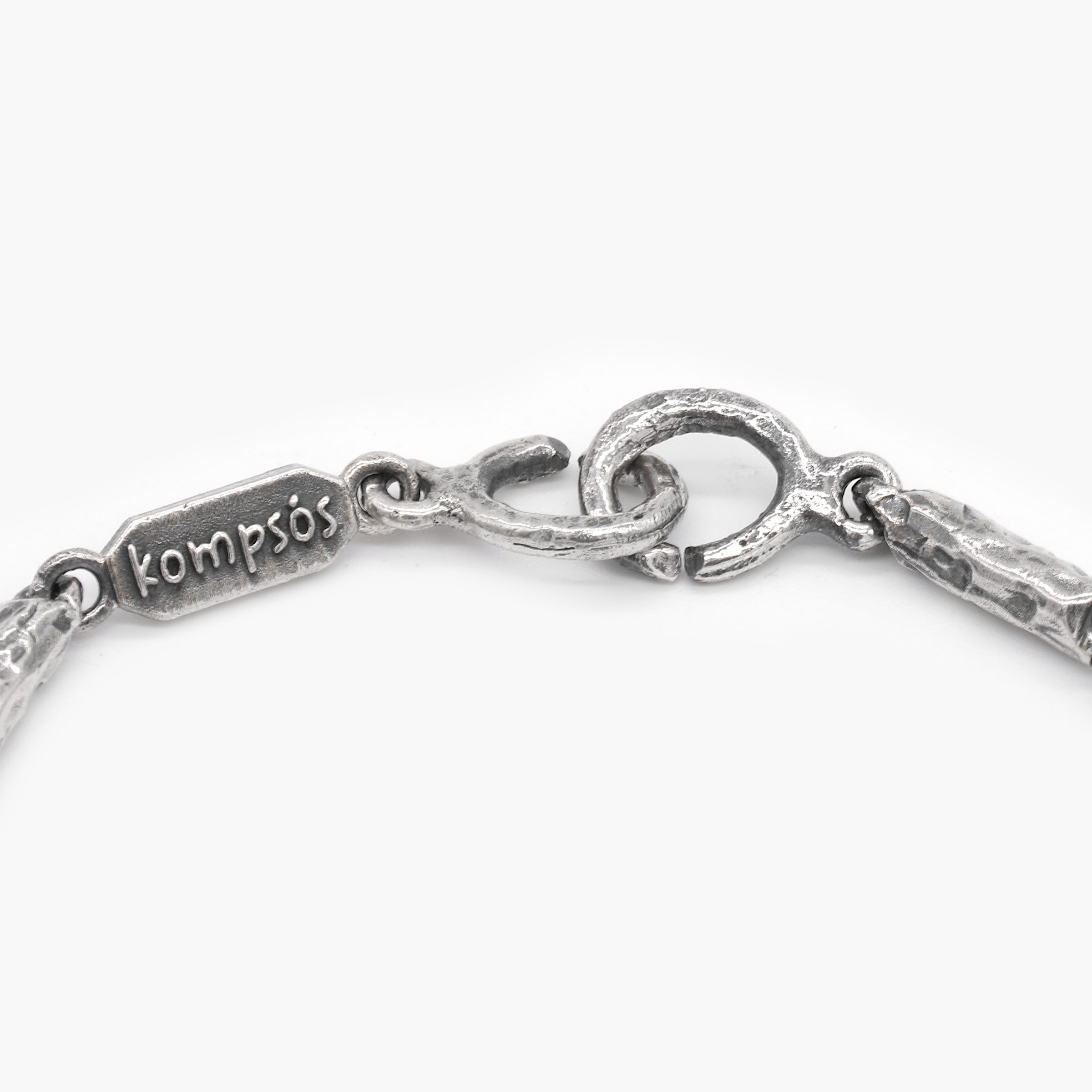 Sterling Silver Bracelet With Hammered Links-Bracelet-Kompsós