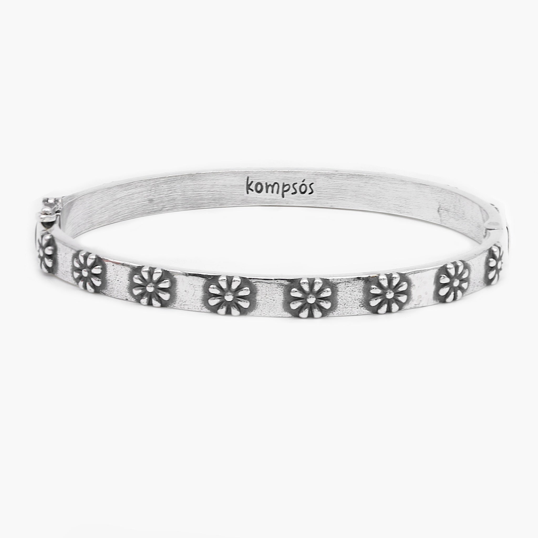 Sterling Silver Lockup Bangle With Embossed Daisy-Bracelet-Kompsós