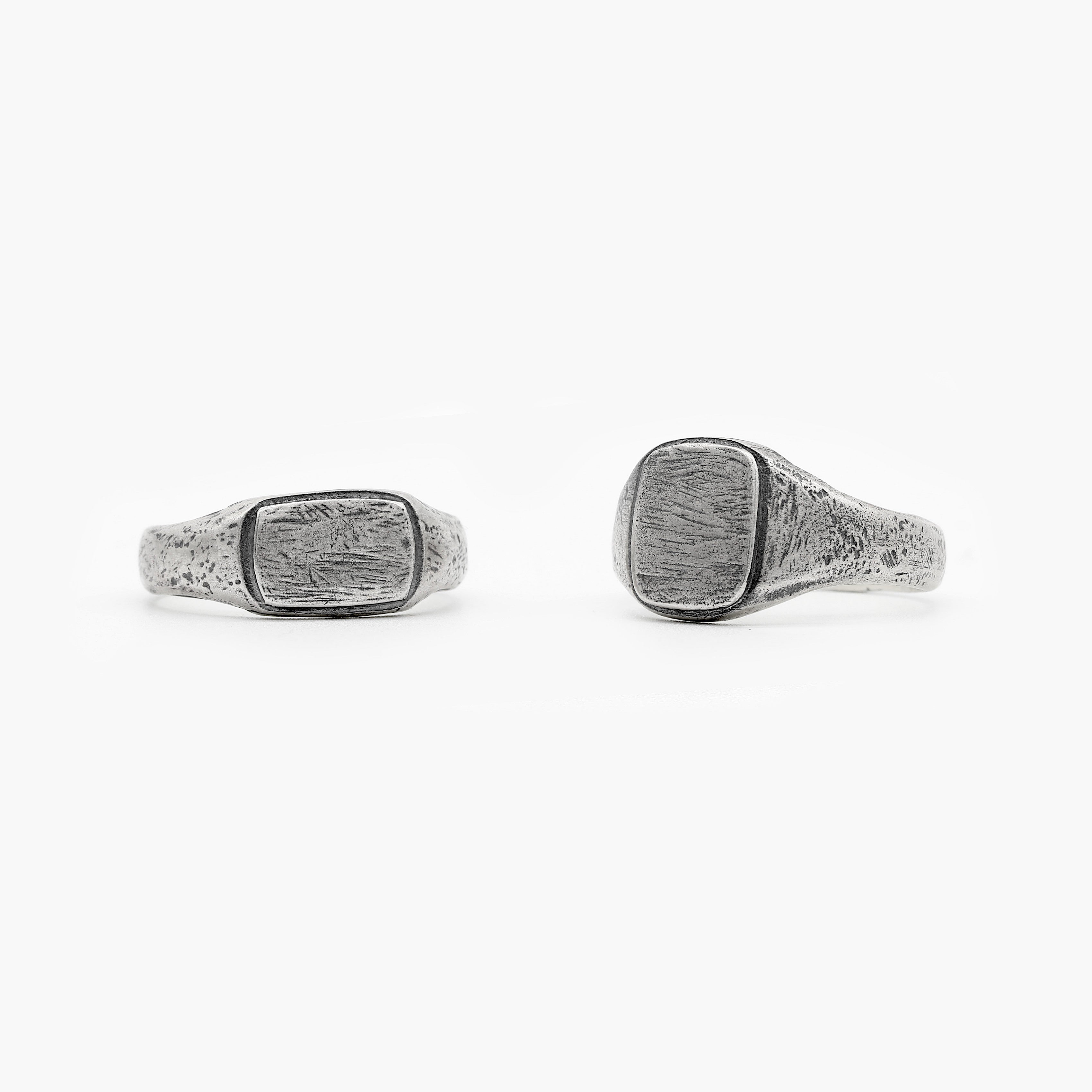 Sterling Silver Maxi Signet Ring With Aged Finish-Ring-Kompsós