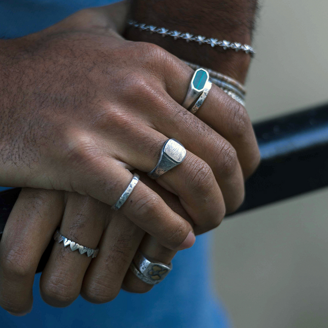 Sterling Silver Maxi Signet Ring With Aged Finish-Ring-Kompsós