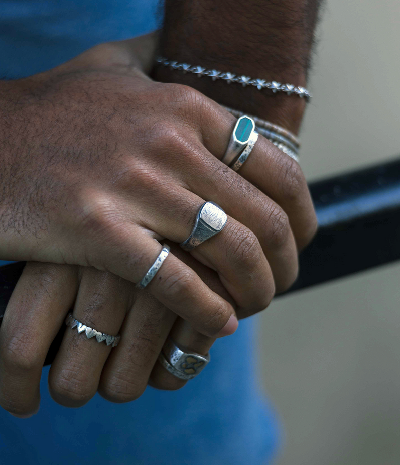 Sterling Silver Maxi Signet Ring With Aged Finish-Ring-Kompsós