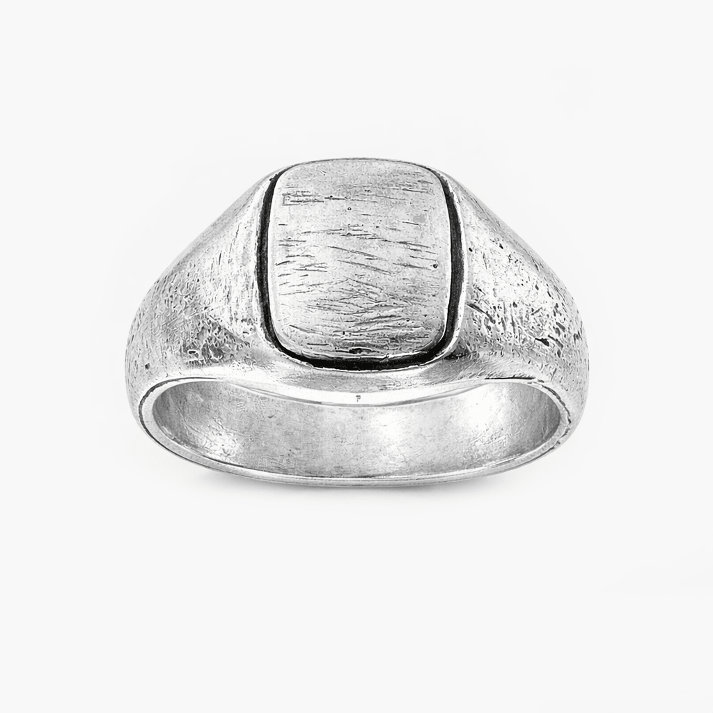 Sterling Silver Maxi Signet Ring With Aged Finish-Ring-Kompsós