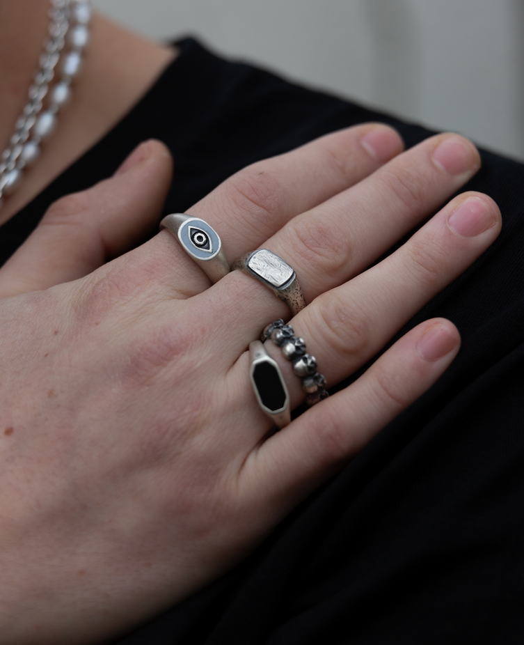 Sterling Silver Mini Signet Ring With Aged Finish-Ring-Kompsós