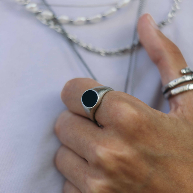 Sterling Silver Oval Signet Ring With Matt Onyx Stone-Ring-Kompsós