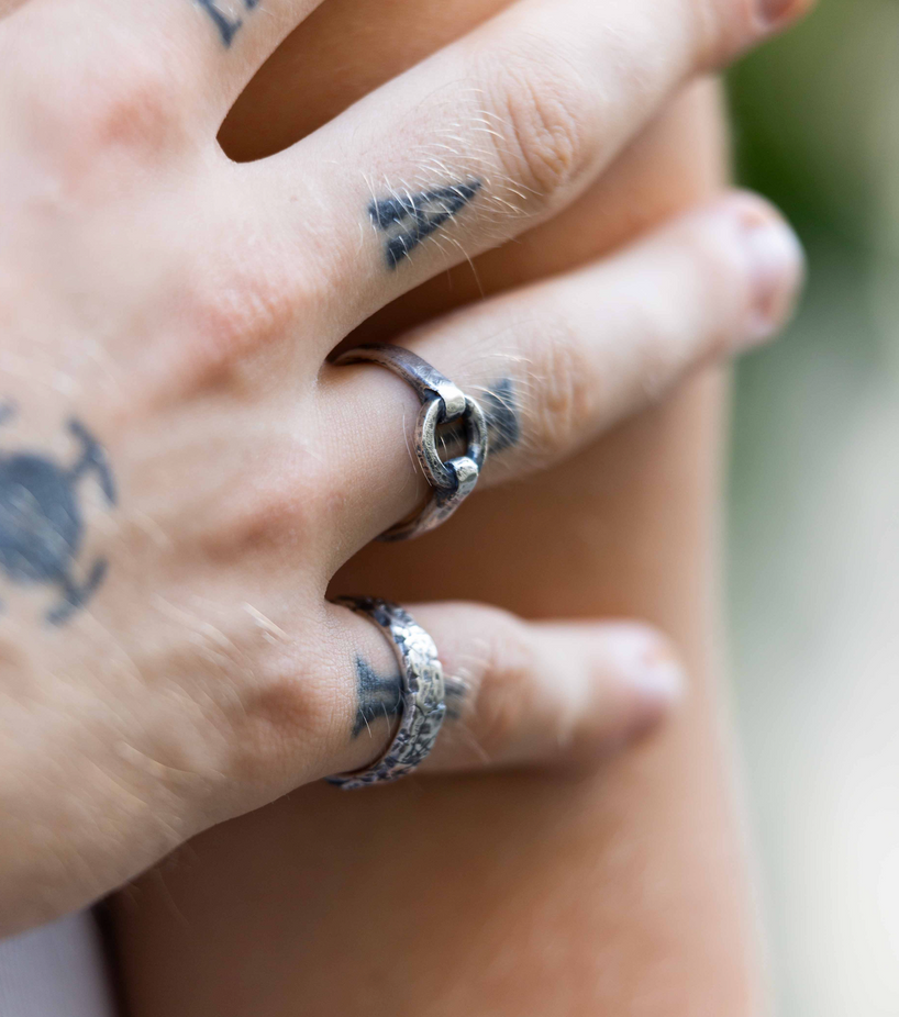 Sterling Silver Round Perforated Signet Ring-Ring-Kompsós