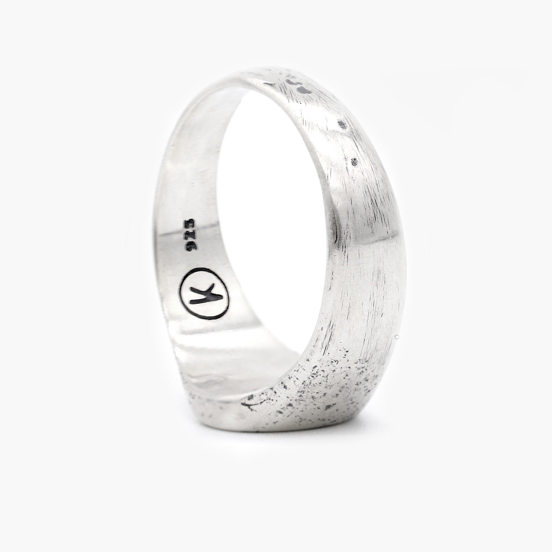Sterling Silver Signet Ring With Gold Details-Ring-Kompsós