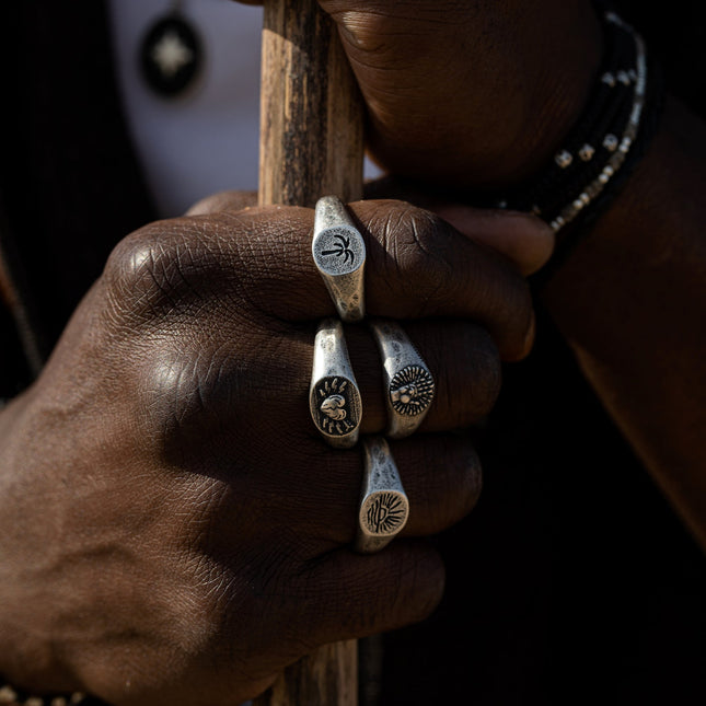 The Rising Sun Silver Signet Ring-Ring-Kompsós