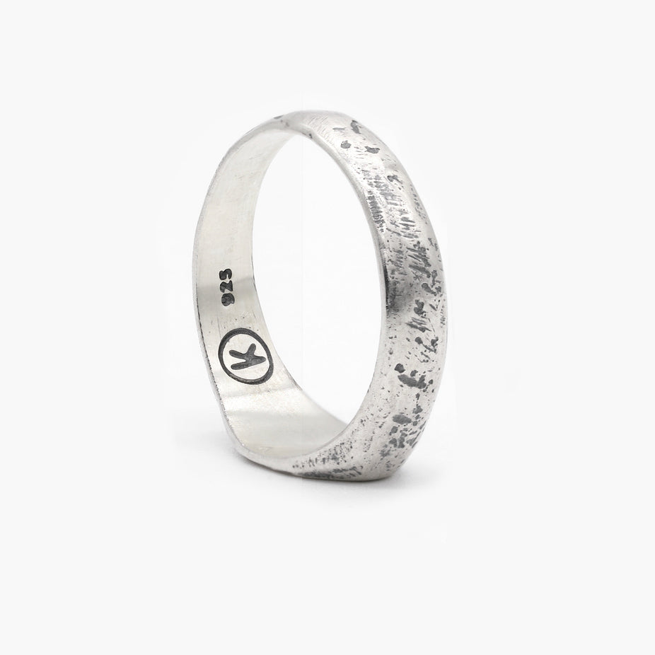 Thin Signet Ring With Engraved Palm Tree-Ring-Kompsós