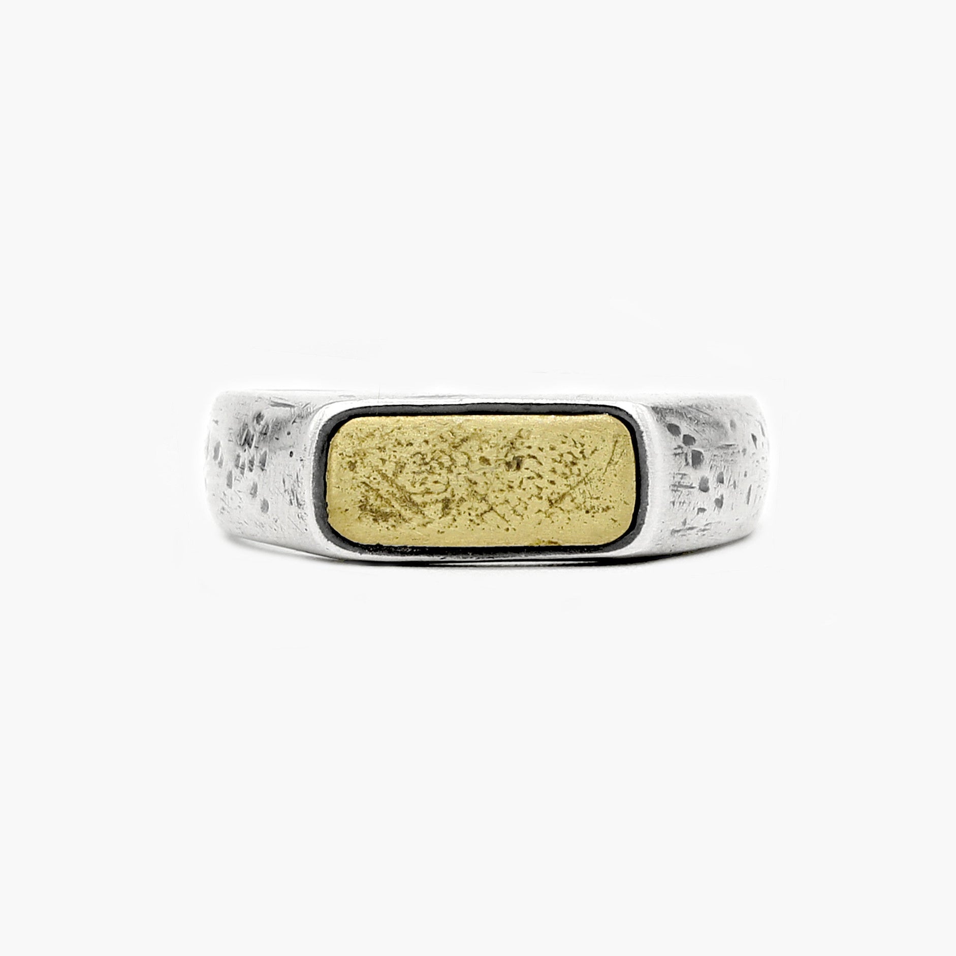 Thin Sterling Silver Ring With Gold Details-Ring-Kompsós