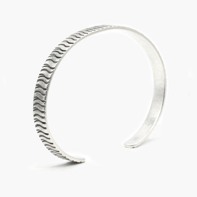 Hand-forged "Arnette" Silver Bangle-Jewelry-Kompsós