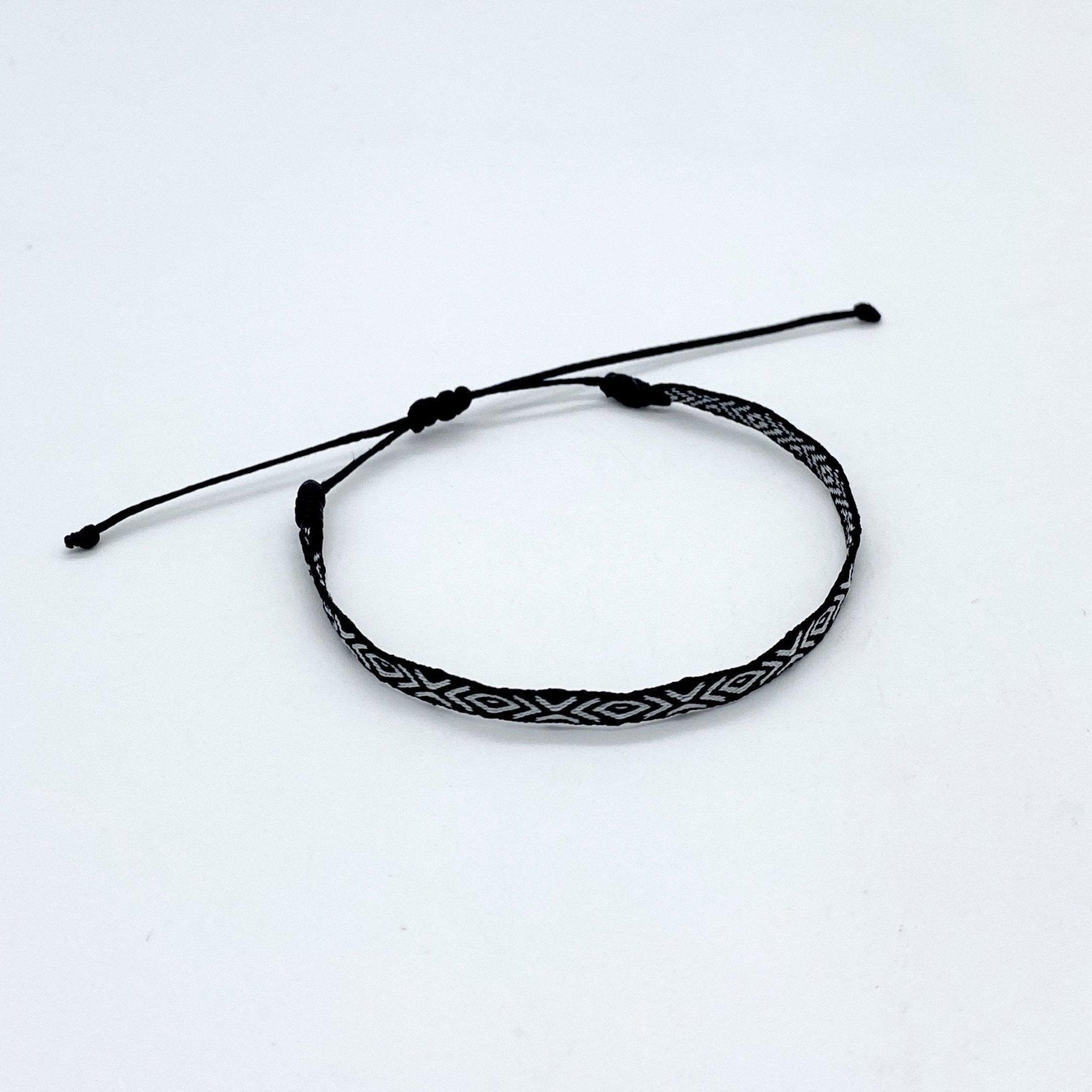 Handmade Purnama Bracelet (Black/White) - Kompsós