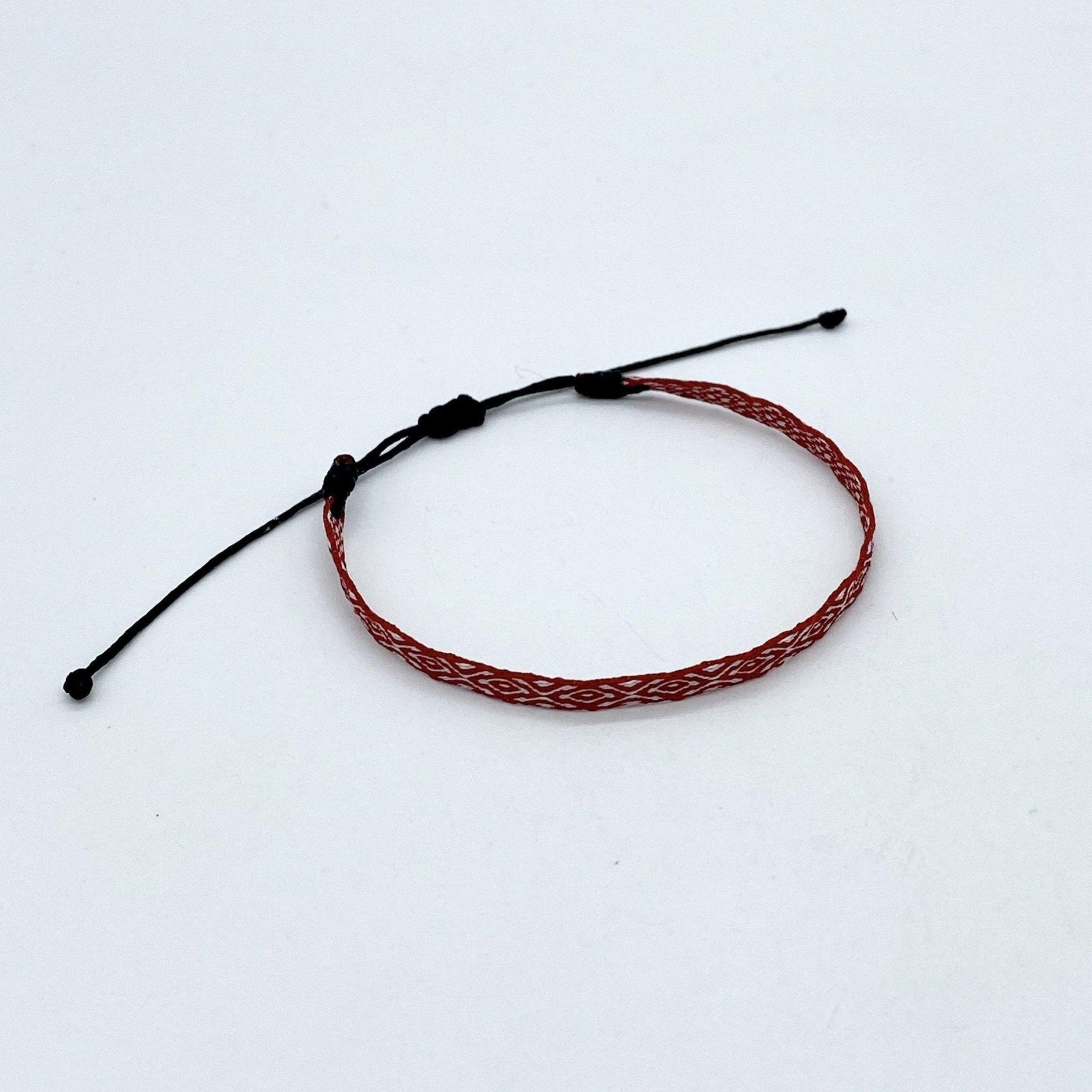 Handmade Purnama Bracelet (Red/White) - Kompsós