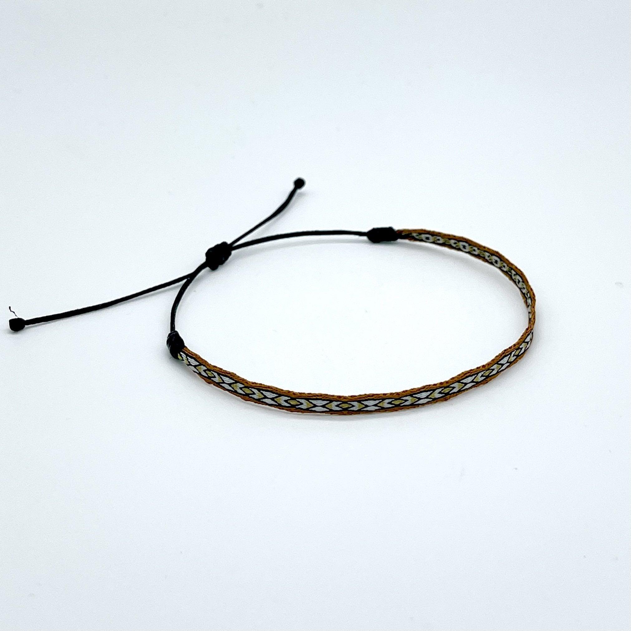 Handmade Purnama Bracelet (White/Gold) - Kompsós